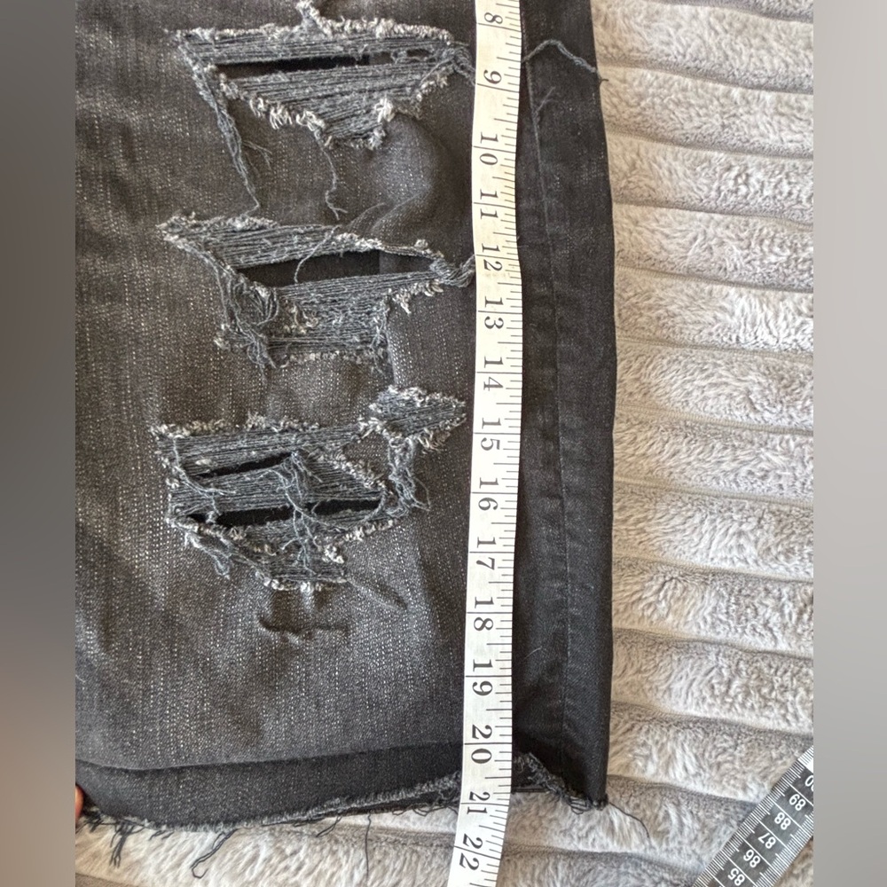 American Eagle Airflex Black Distressed Denim Shorts - Picture 8 of 8
